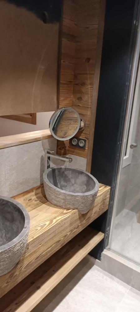 installation double vasque ronde salle de bain